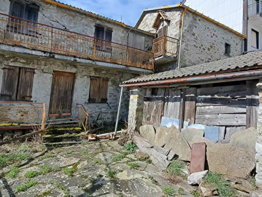 Immagine 1 di Rustico / casale in vendita  in Vico Soprano a Rezzoaglio