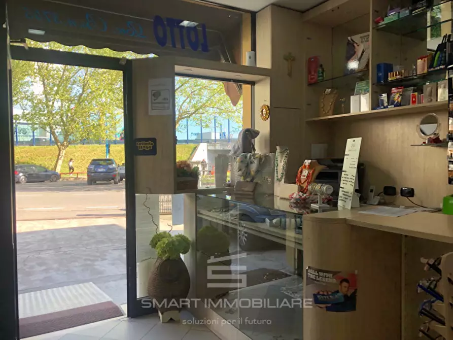 Immagine 1 di Attività commerciale in vendita  in Via Corsica a Brescia