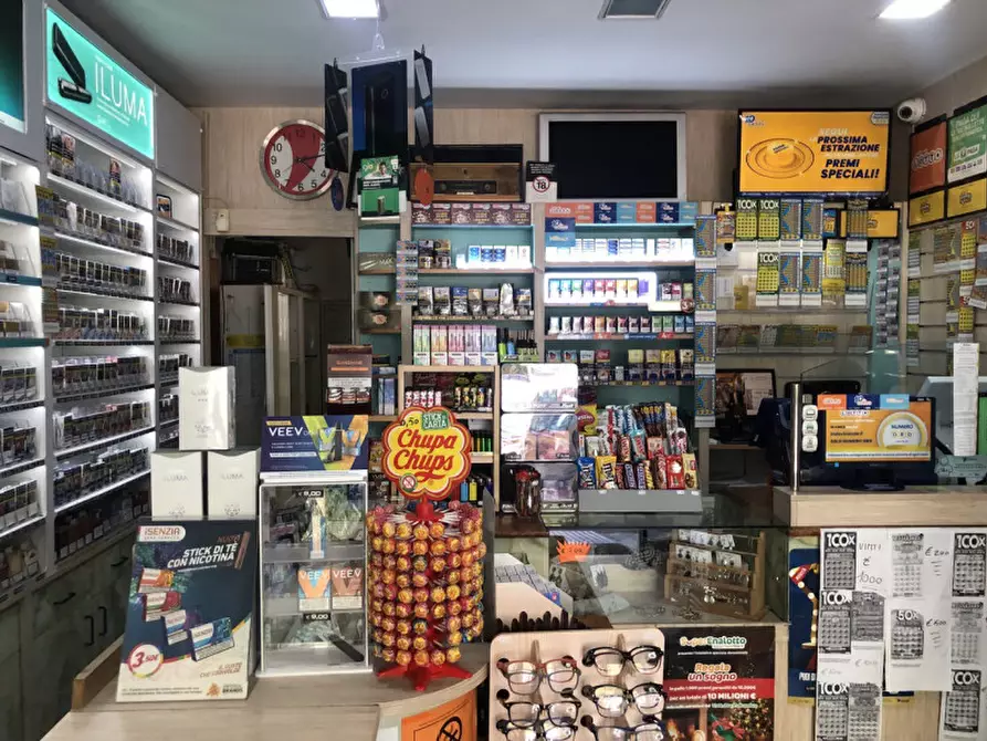 Immagine 2 di Attività commerciale in vendita  in Via Corsica a Brescia