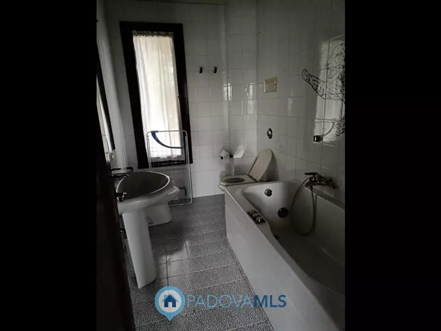 Immagine 17 di Casa bifamiliare in vendita  in Via Friuli a Selvazzano Dentro