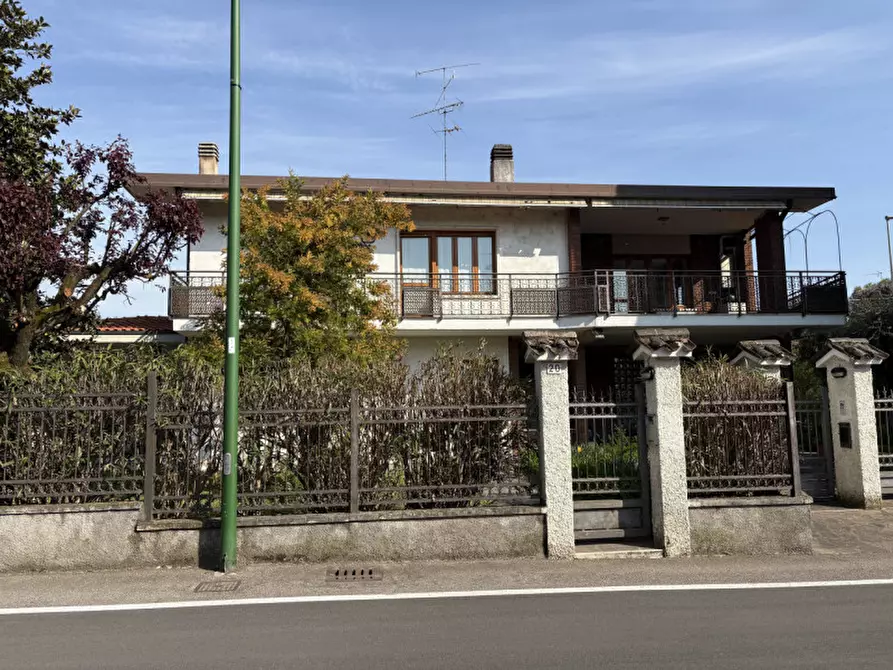 Immagine 4 di Casa bifamiliare in vendita  a Peschiera Del Garda