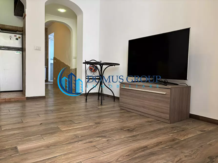 Immagine 4 di Appartamento in vendita  in Via dei Rezzonico a Roma