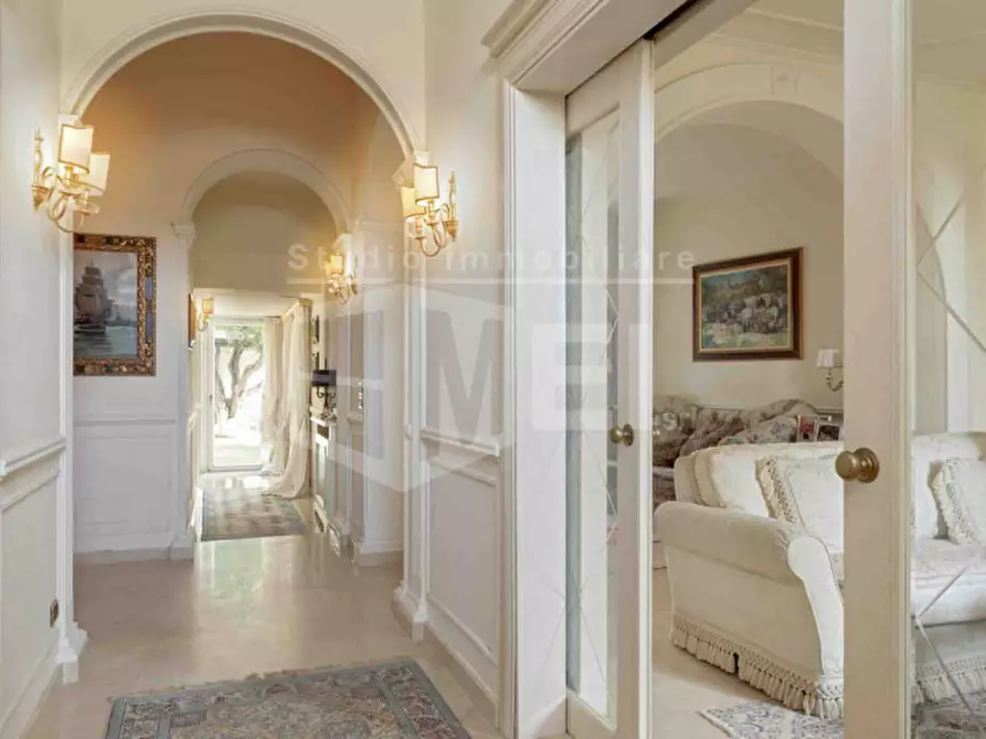 Immagine 4 di Villa in vendita  in via della gorgona a Livorno