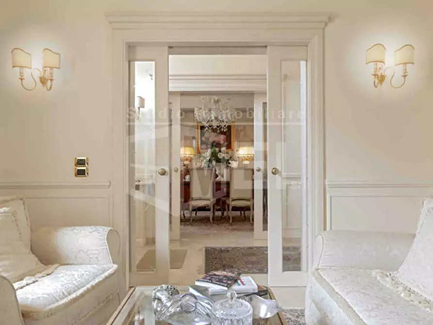 Immagine 5 di Villa in vendita  in via della gorgona a Livorno