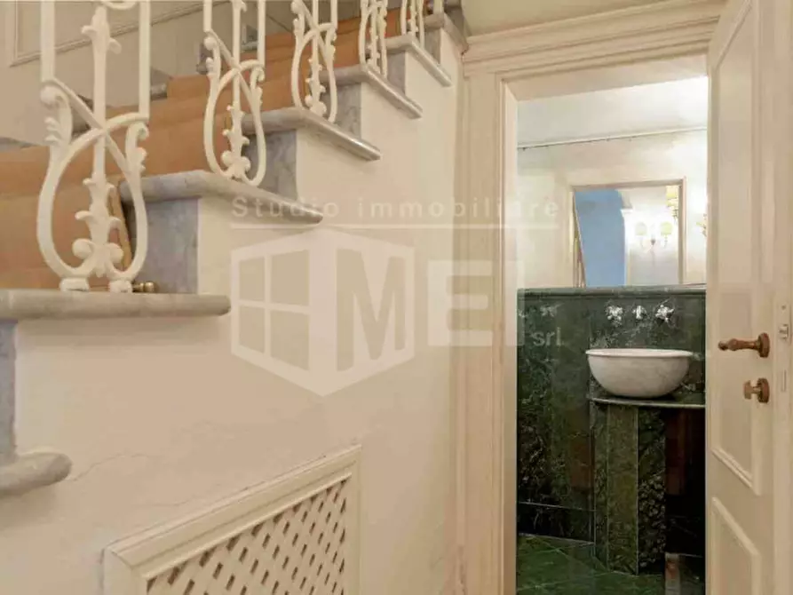 Immagine 11 di Villa in vendita  in via della gorgona a Livorno