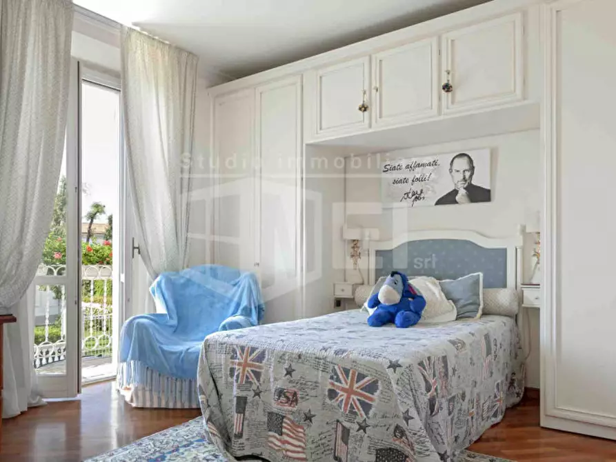 Immagine 15 di Villa in vendita  in via della gorgona a Livorno