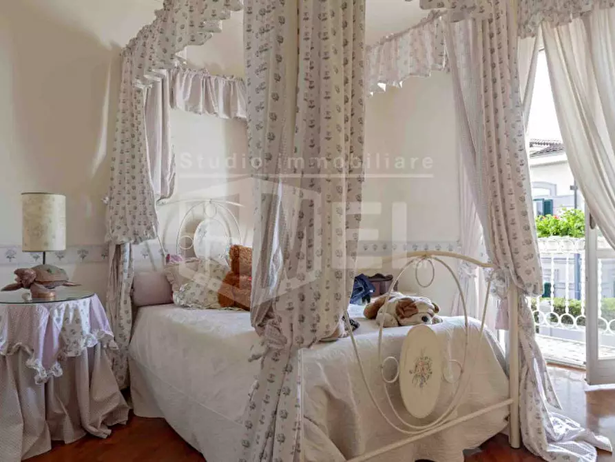 Immagine 16 di Villa in vendita  in via della gorgona a Livorno