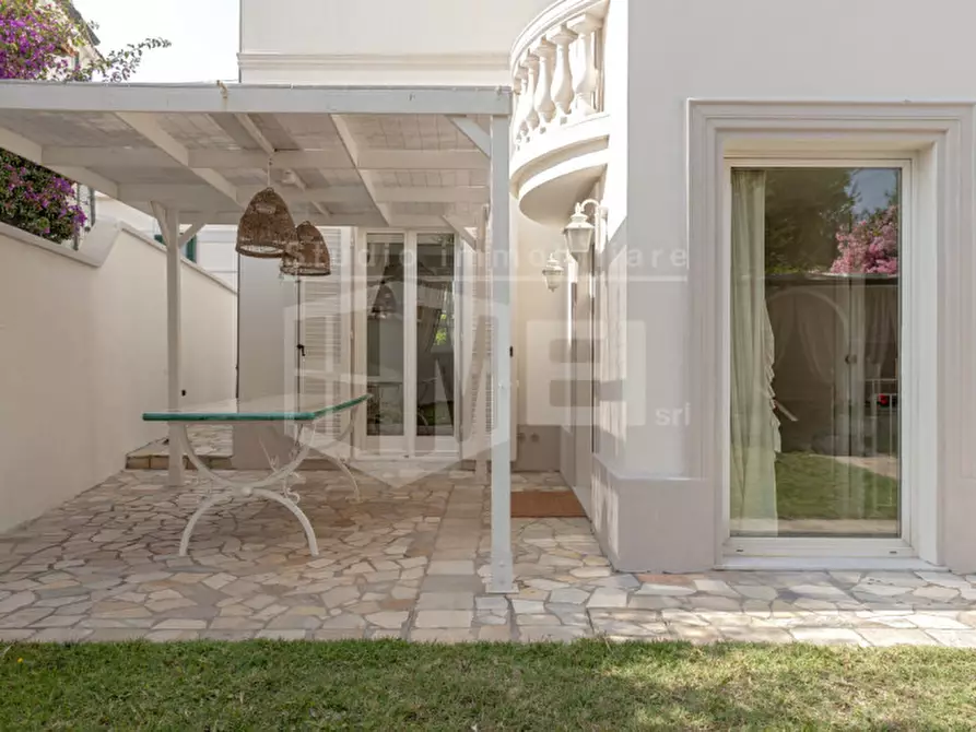 Immagine 21 di Villa in vendita  in via della gorgona a Livorno