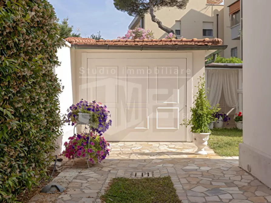 Immagine 23 di Villa in vendita  in via della gorgona a Livorno