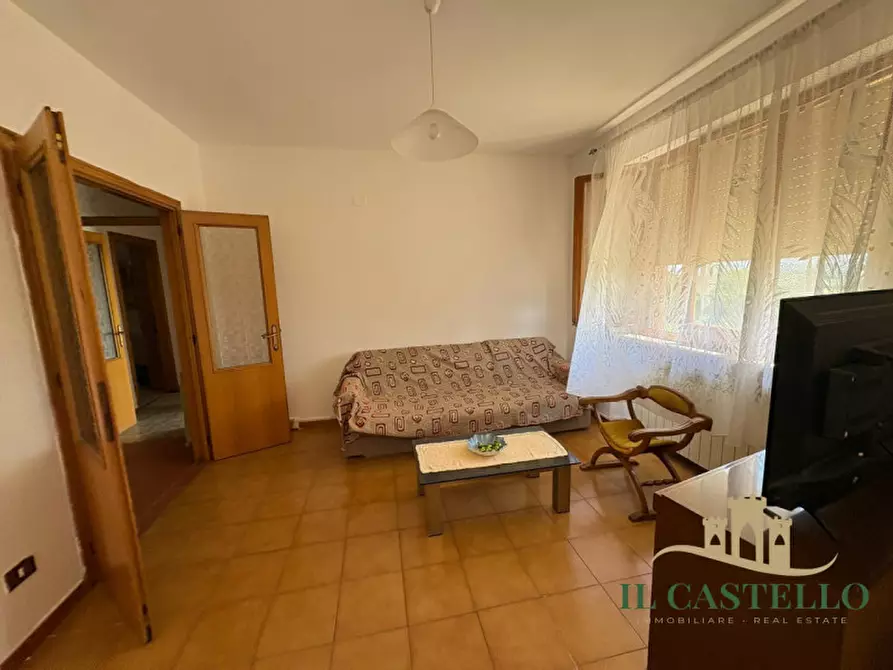 Immagine 3 di Appartamento in vendita  in Via Liguria a Castiglione Del Lago