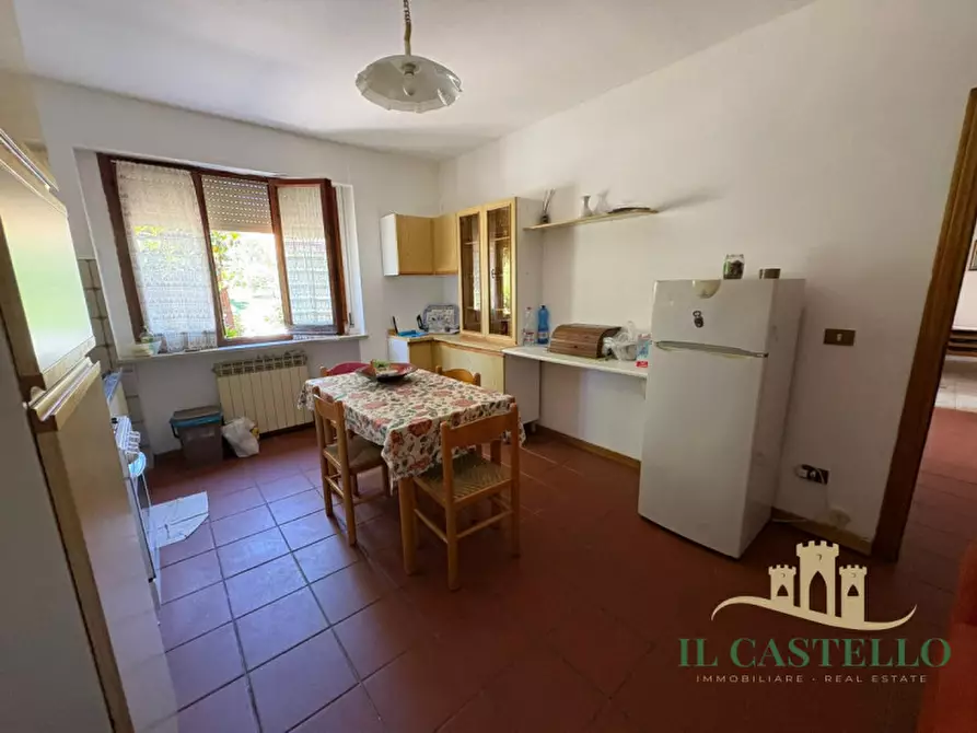 Immagine 6 di Appartamento in vendita  in Via Liguria a Castiglione Del Lago