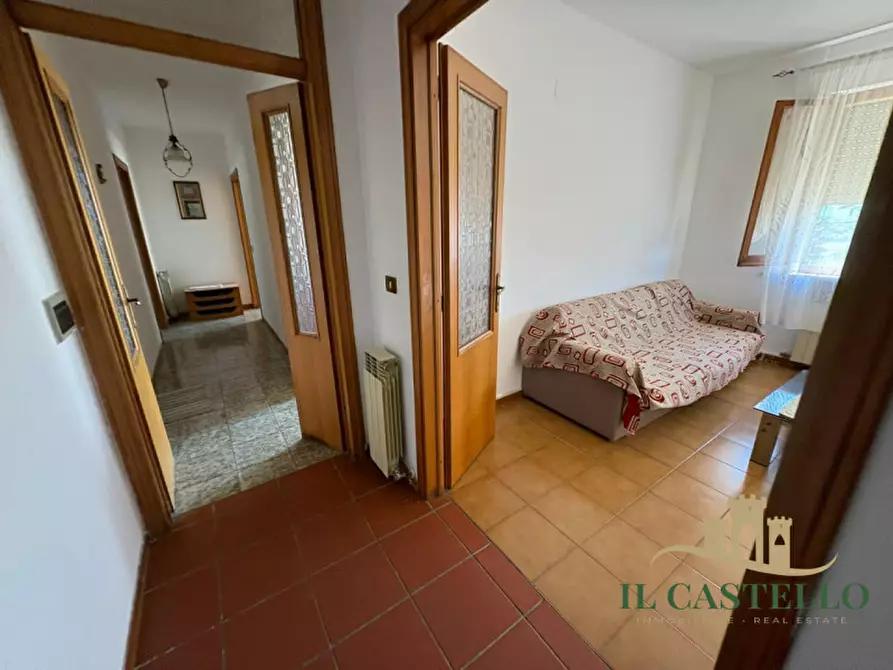 Immagine 8 di Appartamento in vendita  in Via Liguria a Castiglione Del Lago