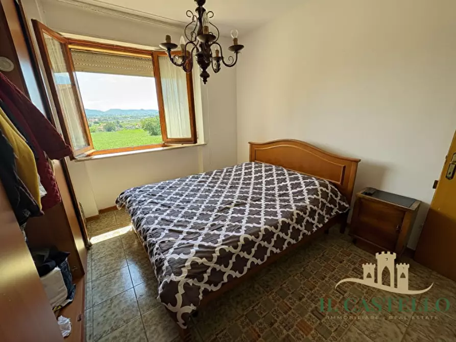 Immagine 9 di Appartamento in vendita  in Via Liguria a Castiglione Del Lago