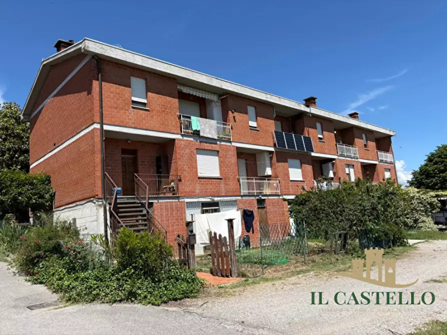 Immagine 17 di Appartamento in vendita  in Via Liguria a Castiglione Del Lago