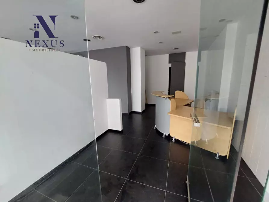 Immagine 4 di Negozio in affitto  in Via U. De' Pili 32 a Fano