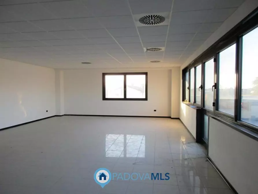 Immagine 2 di Ufficio in affitto  a Vigonza