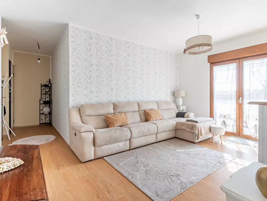 Immagine 1 di Appartamento in vendita  in Via Roma, 21 a Cesano Boscone