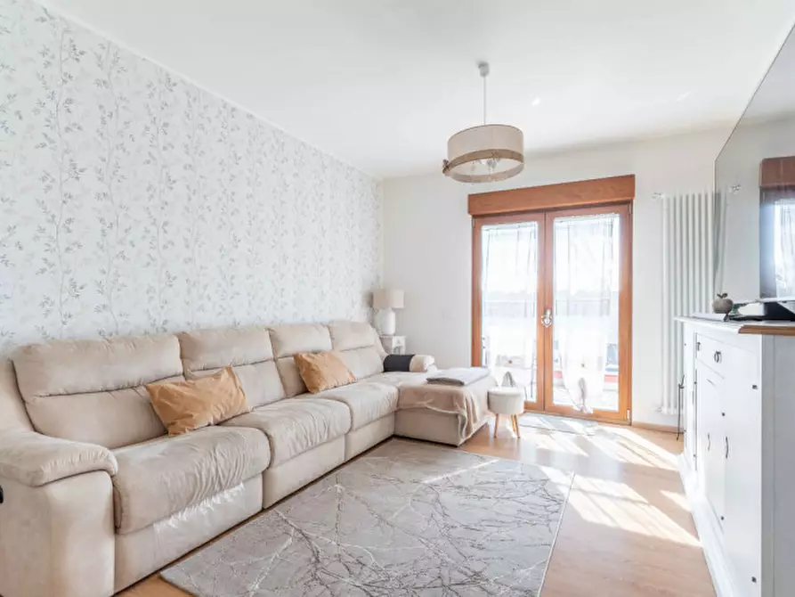 Immagine 2 di Appartamento in vendita  in Via Roma, 21 a Cesano Boscone