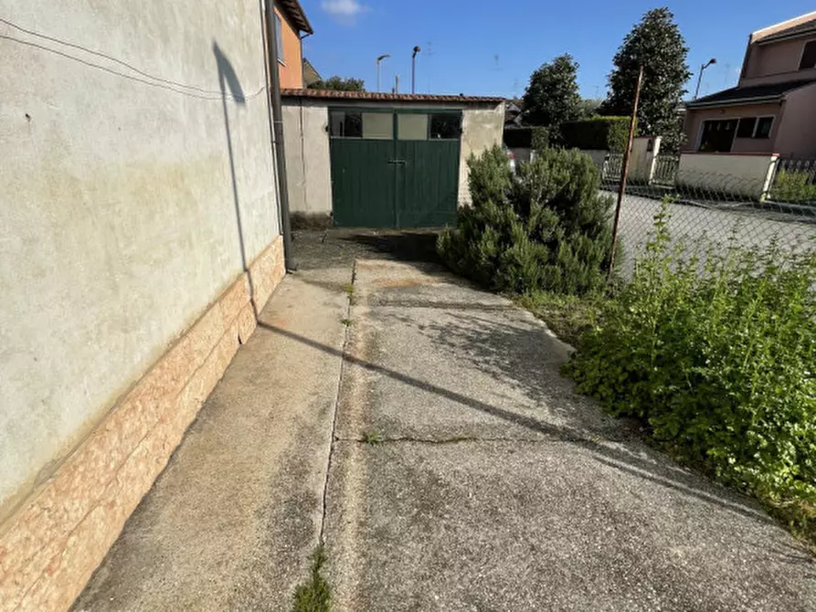 Immagine 42 di Casa bifamiliare in vendita  a Suzzara