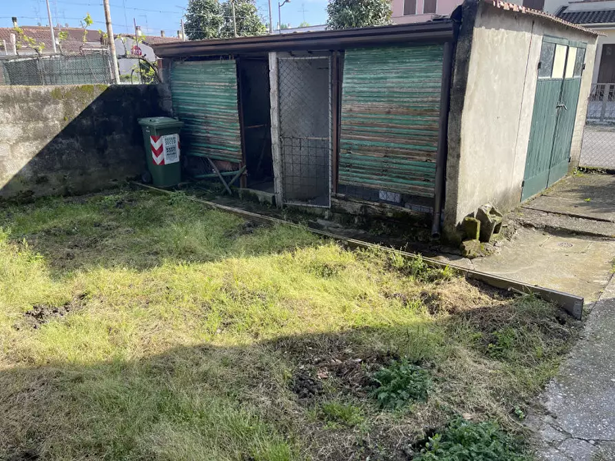 Immagine 43 di Casa bifamiliare in vendita  a Suzzara