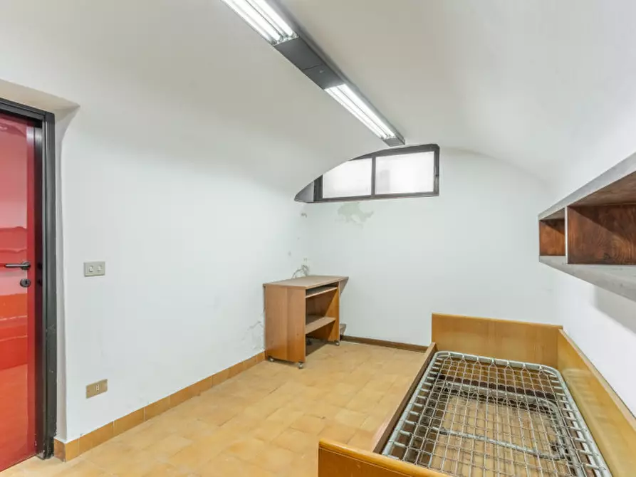 Immagine 9 di Magazzino in vendita  in Via Clefi, 3 a Milano