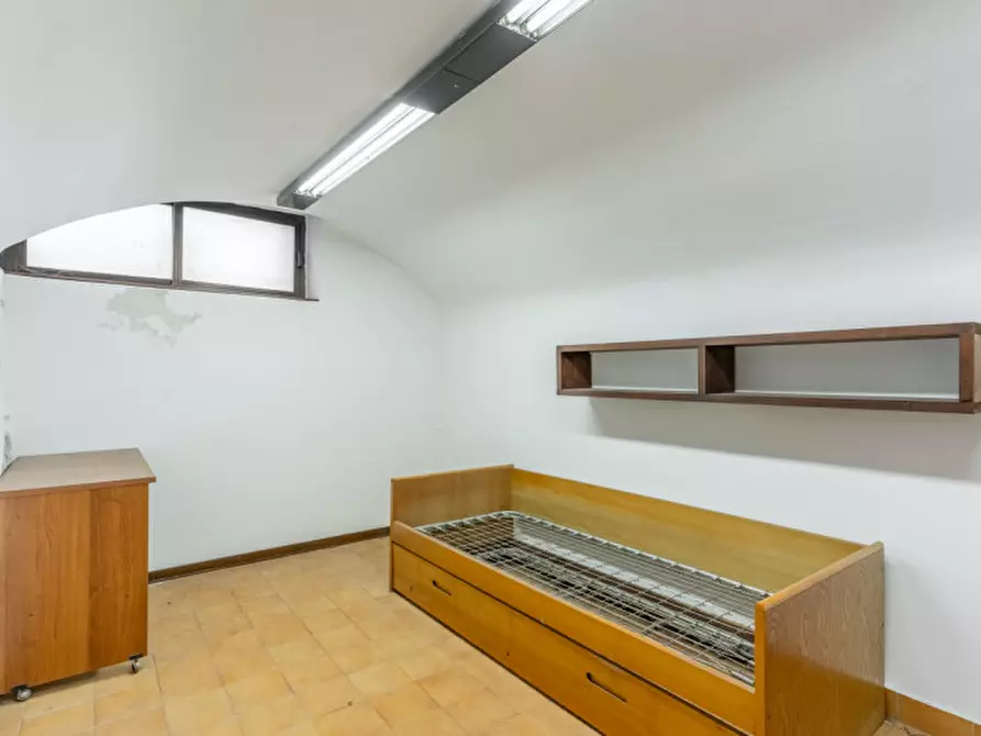 Immagine 19 di Magazzino in vendita  in Via Clefi, 3 a Milano