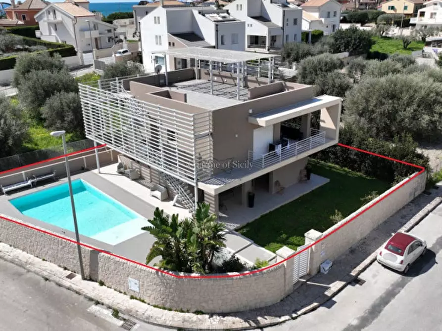 Immagine 1 di Villa in vendita  a Pozzallo