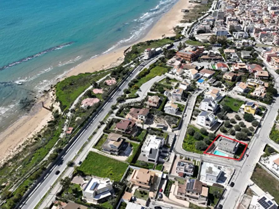 Immagine 3 di Villa in vendita  a Pozzallo