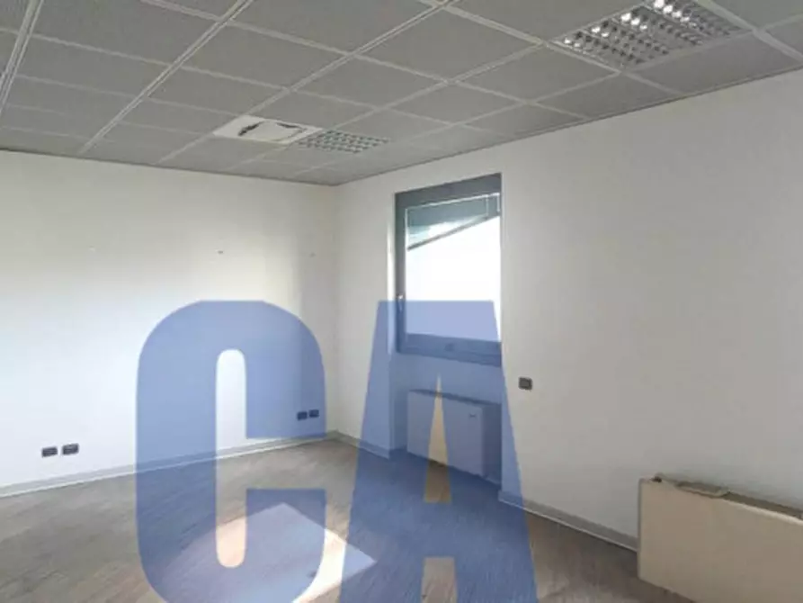 Immagine 8 di Ufficio in affitto  in VIA POLVANI a Milano