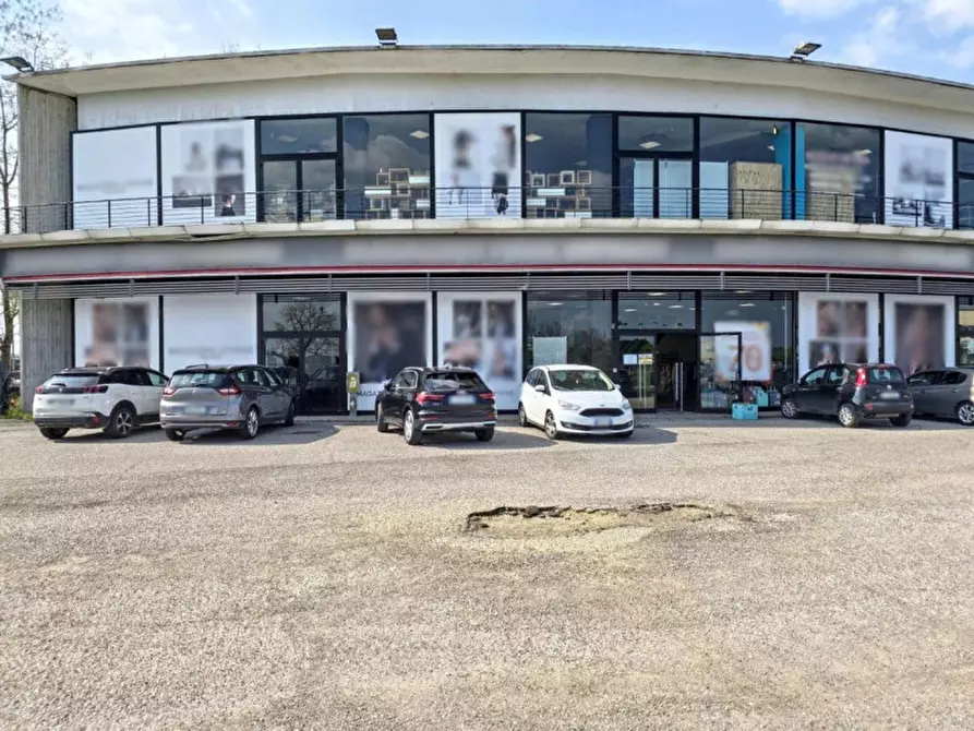 Immagine 2 di Negozio in vendita  in Via S. Travaglia, N. 1 a Monselice