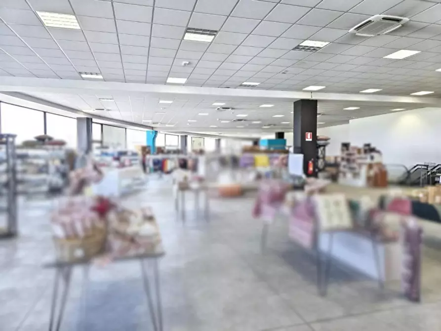 Immagine 4 di Negozio in vendita  in Via S. Travaglia, N. 1 a Monselice