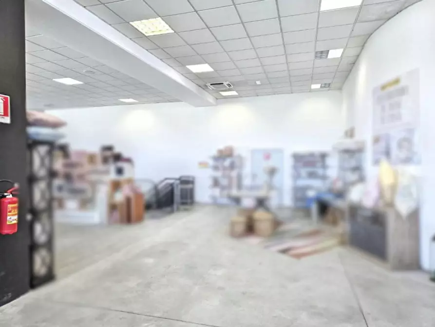 Immagine 7 di Negozio in vendita  in Via S. Travaglia, N. 1 a Monselice