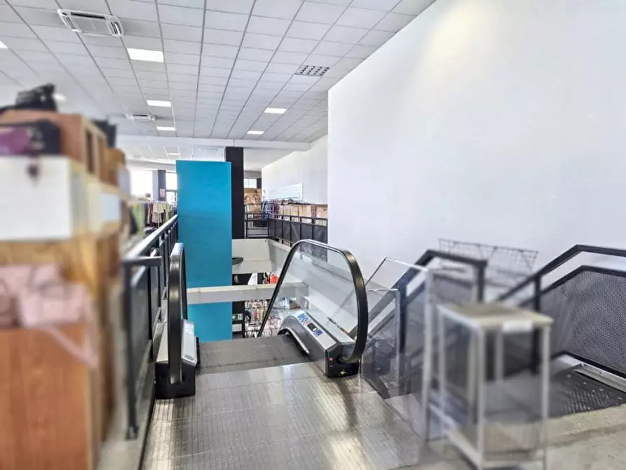 Immagine 8 di Negozio in vendita  in Via S. Travaglia, N. 1 a Monselice