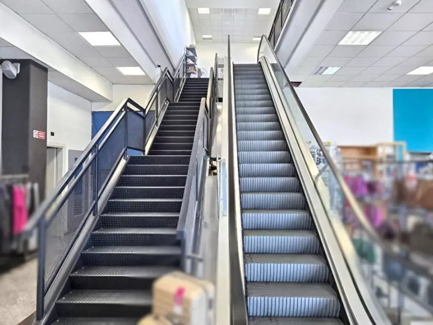 Immagine 11 di Negozio in vendita  in Via S. Travaglia, N. 1 a Monselice