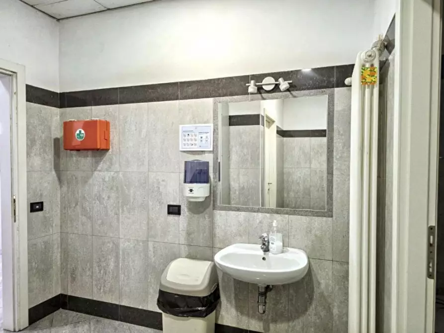 Immagine 12 di Negozio in vendita  in Via S. Travaglia, N. 1 a Monselice