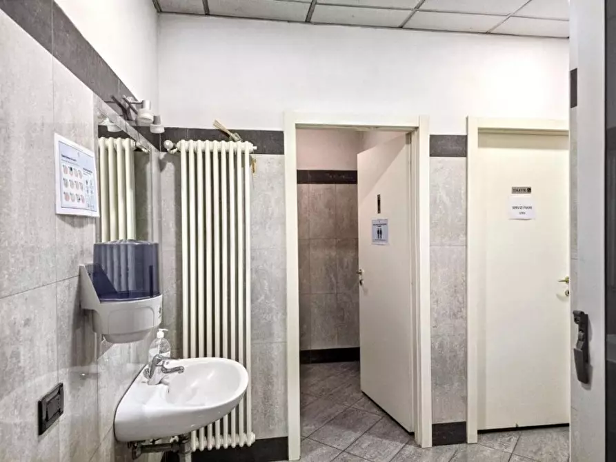 Immagine 14 di Negozio in vendita  in Via S. Travaglia, N. 1 a Monselice