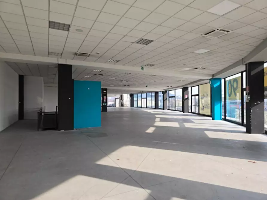 Immagine 13 di Negozio in vendita  in Via S. Travaglia, N. 1 a Monselice