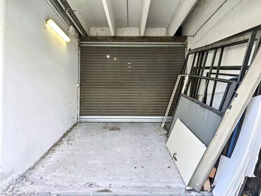 Immagine 21 di Negozio in vendita  in Via S. Travaglia, N. 1 a Monselice