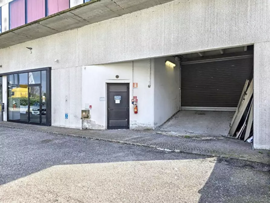 Immagine 23 di Negozio in vendita  in Via S. Travaglia, N. 1 a Monselice