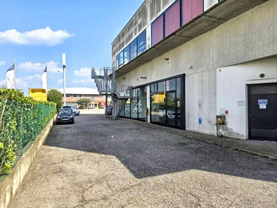 Immagine 23 di Negozio in vendita  in Via S. Travaglia, N. 1 a Monselice