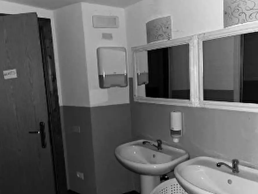 Immagine 13 di Palazzo in vendita  in VIA MADONNINA DI PRABIANO 11 a Villafranca Di Verona