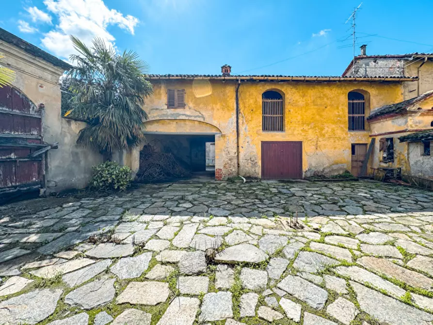 Immagine 10 di Palazzo in vendita  in via boniperti n 24 a Momo