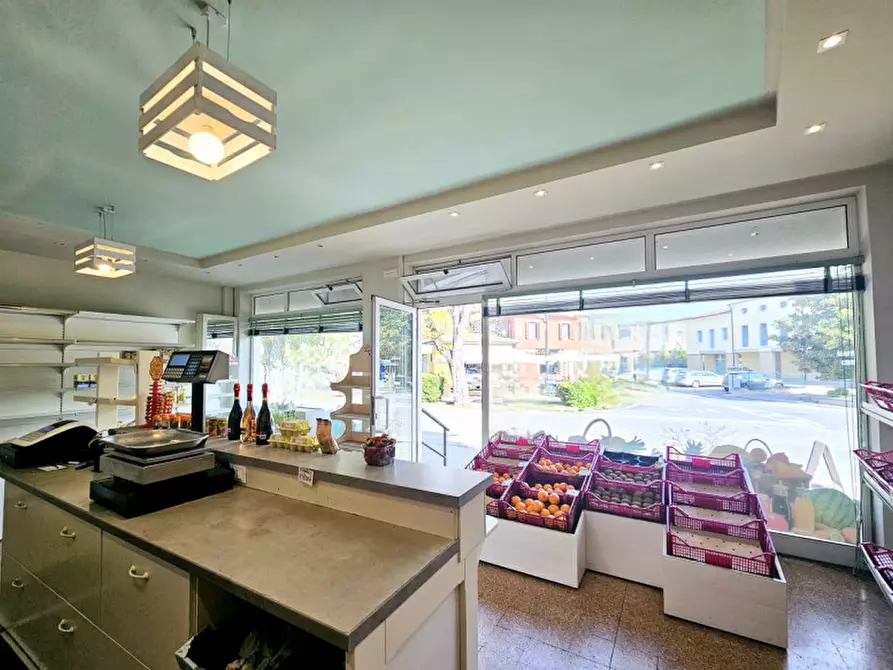 Immagine 2 di Negozio in vendita  in VIA ROMA a Lozzo Atestino