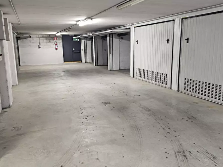 Immagine 3 di Garage in vendita  in VIA GIOTTO a Padova