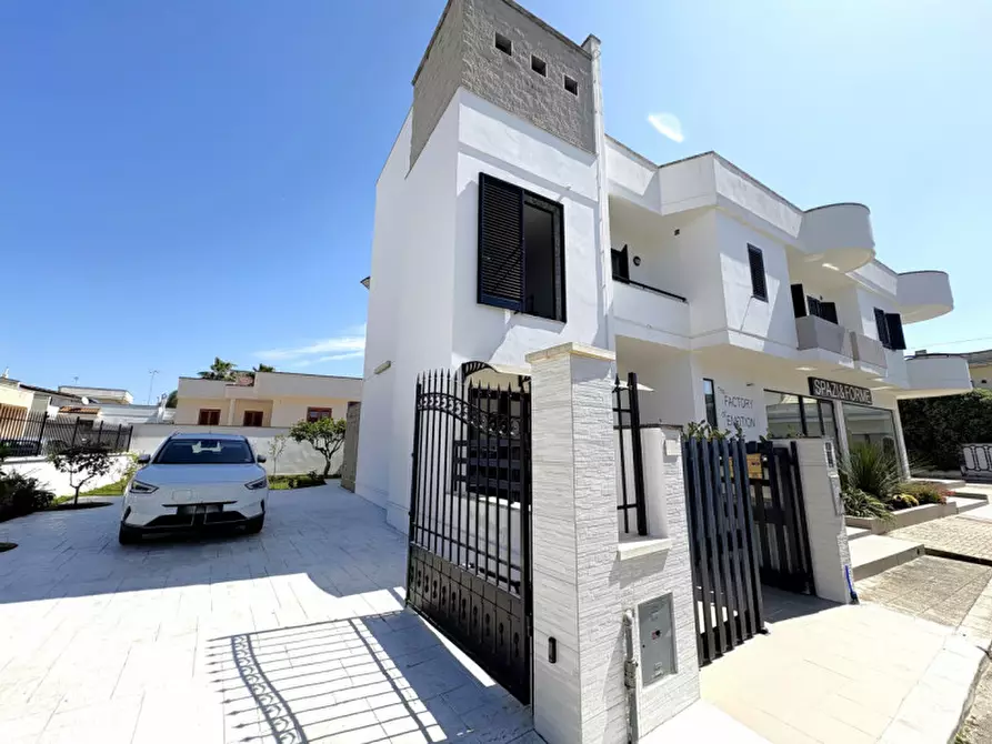 Immagine 1 di Casa indipendente in vendita  in via Lucio Greco a Melendugno