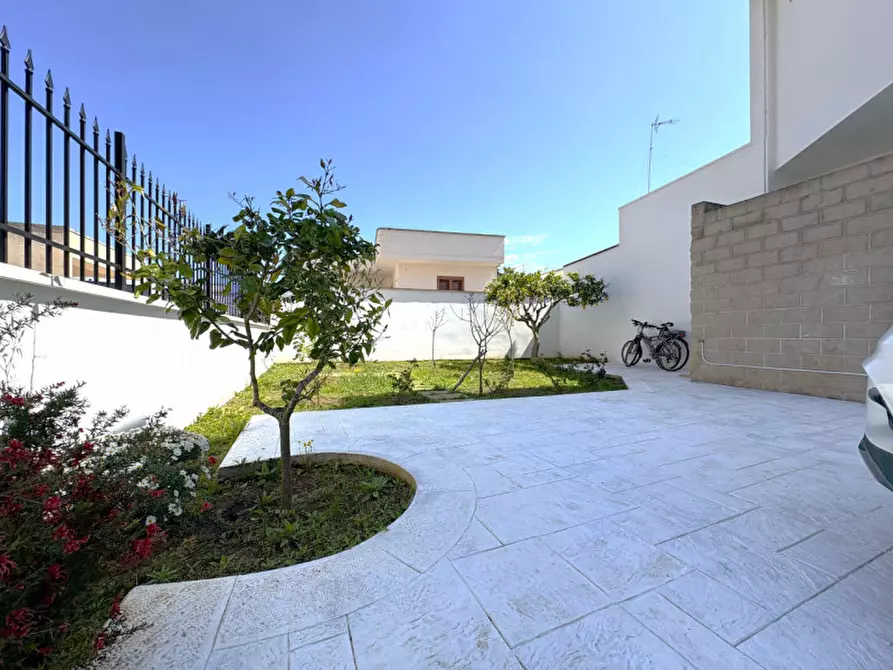 Immagine 4 di Casa indipendente in vendita  in via Lucio Greco a Melendugno