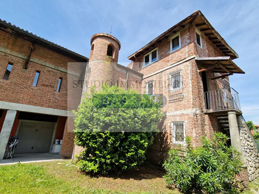 Immagine 2 di Casa indipendente in vendita  in Via Giuseppe Verdi 13 a Casorate Sempione