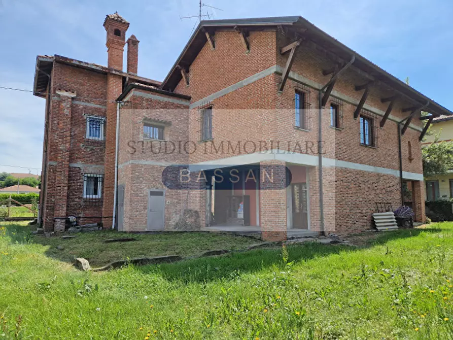 Immagine 3 di Casa indipendente in vendita  in Via Giuseppe Verdi 13 a Casorate Sempione