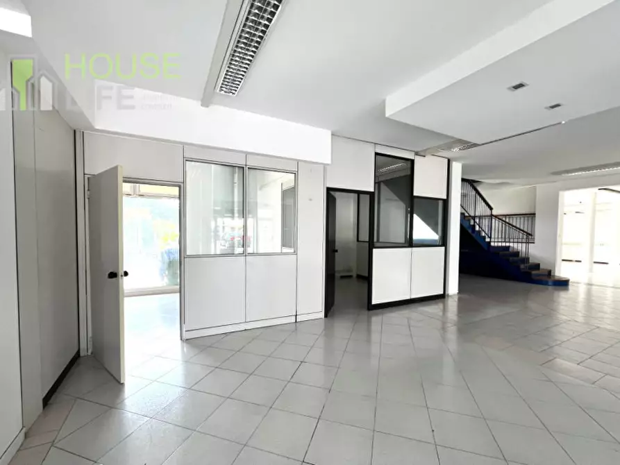 Immagine 2 di Negozio in affitto  in Viale della Repubblica, 14 a Sandrigo