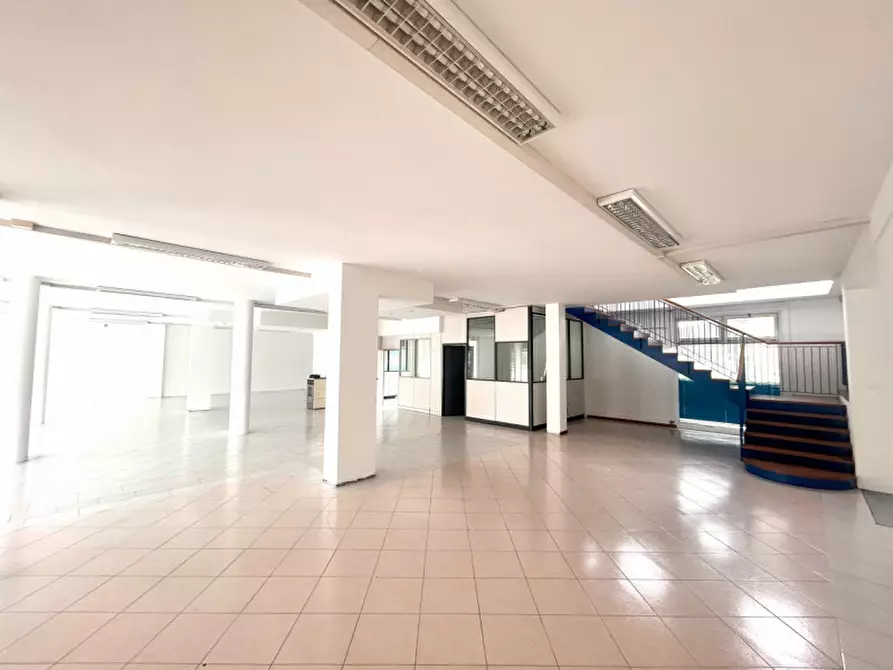 Immagine 5 di Negozio in affitto  in Viale della Repubblica, 14 a Sandrigo